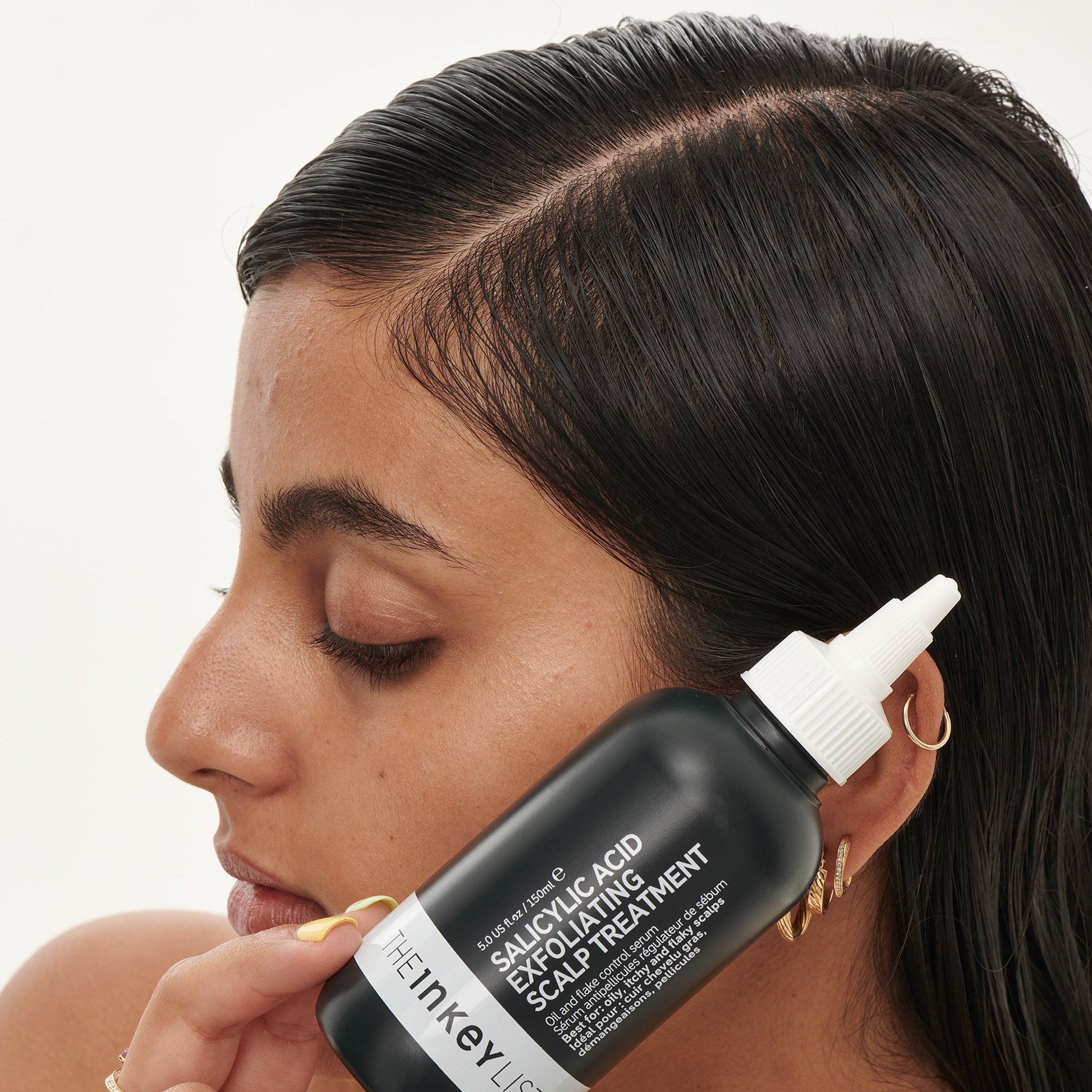 clean-and-healthy-scalp-duo-q2 SallyHAIR_ModelLifestyle_2e55b949-fa6c-43b1-8dc6-497be78c74bb.jpg